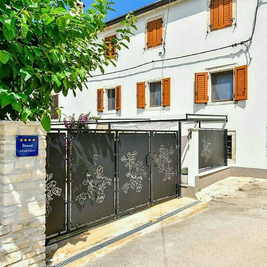 Apartment Claire Karsete Exterior foto